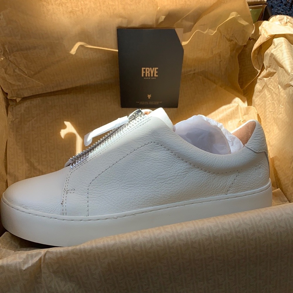 Frye Lena zip low white leather sneaker